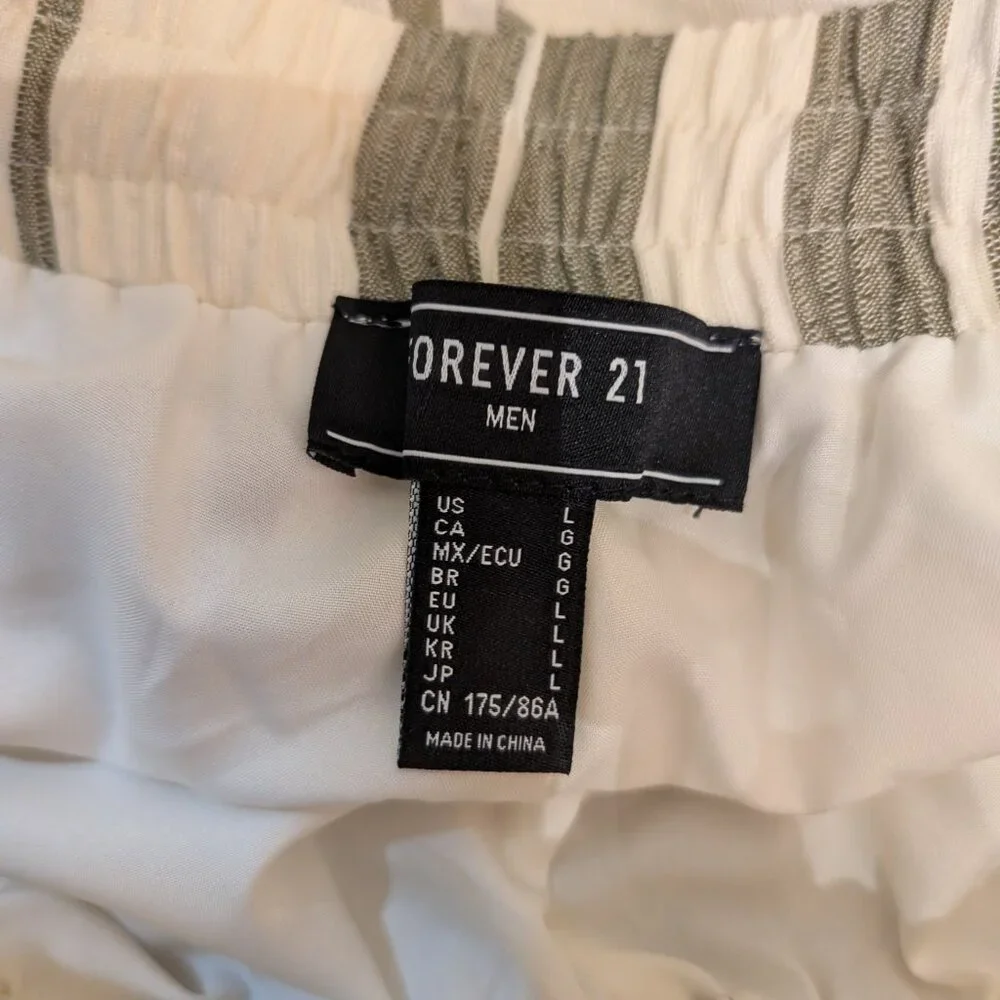 Forever 21 Swim Trunks Shorts Striped Green and Cream Size Large